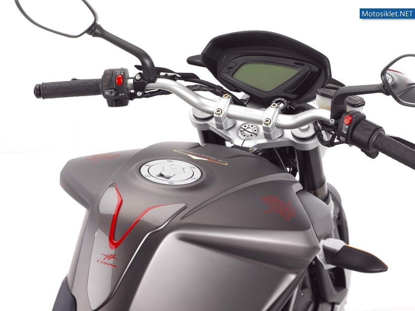 MV-Agusta-Brutale-675-003