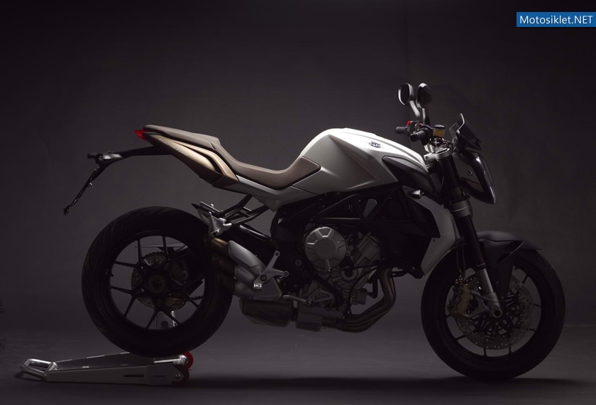 MV-Agusta-Brutale-675-024