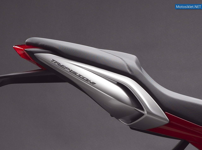 MV-Agusta-Brutale-675-030