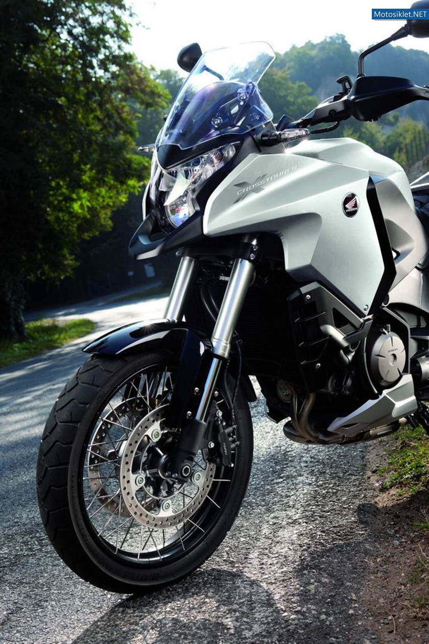 Honda-Crosstourer-2012model-005