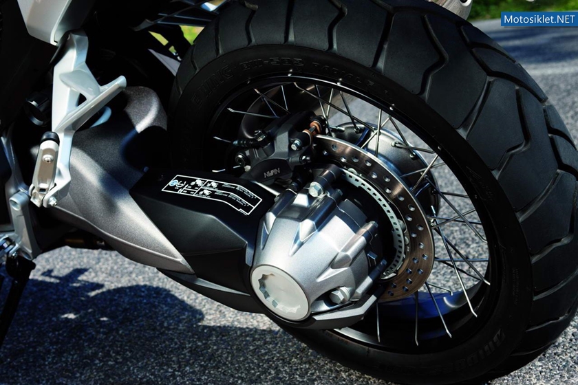 Honda-Crosstourer-2012model-008