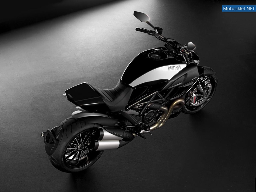 Ducati-Diavel-Cromo-001