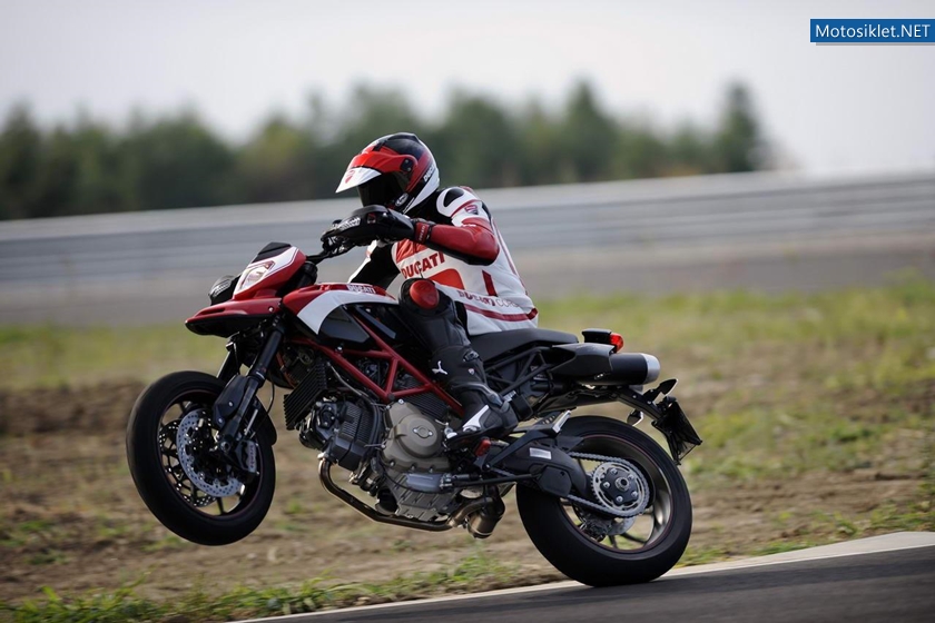 Ducati-Hypermotard-1100-EVO-SP-Corse-001