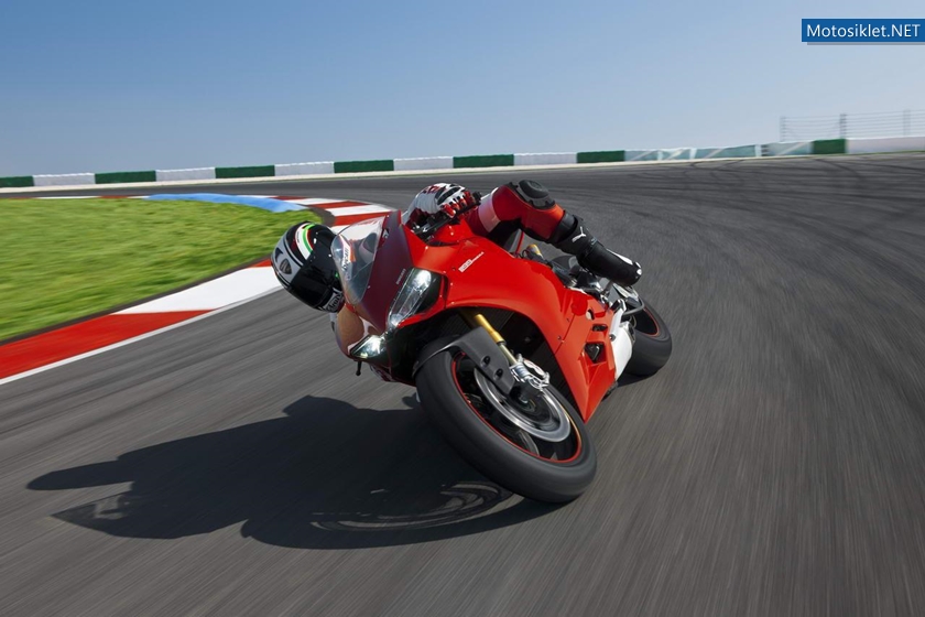 Ducati-1199-Panigale-S-2012-modeL-007