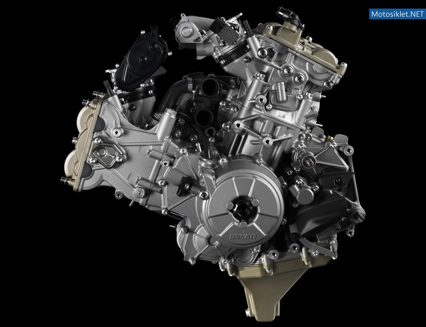 Ducati-1199-Panigale-S-2012-modeL-017