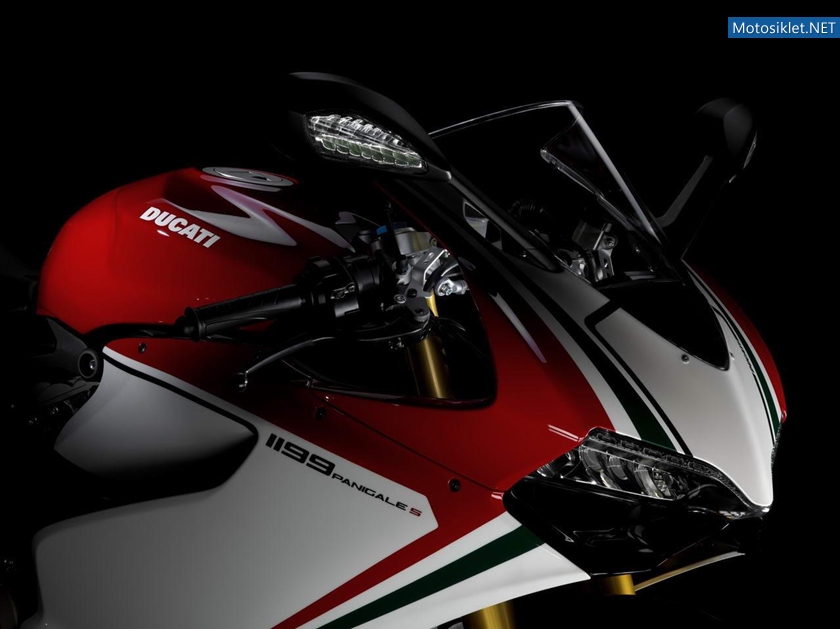 Ducati-1199-Panigale-S-2012-modeL-028