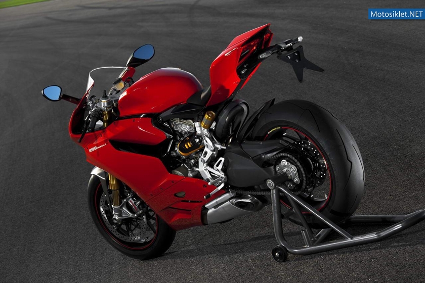 Ducati-1199-Panigale-S-2012-modeL-034