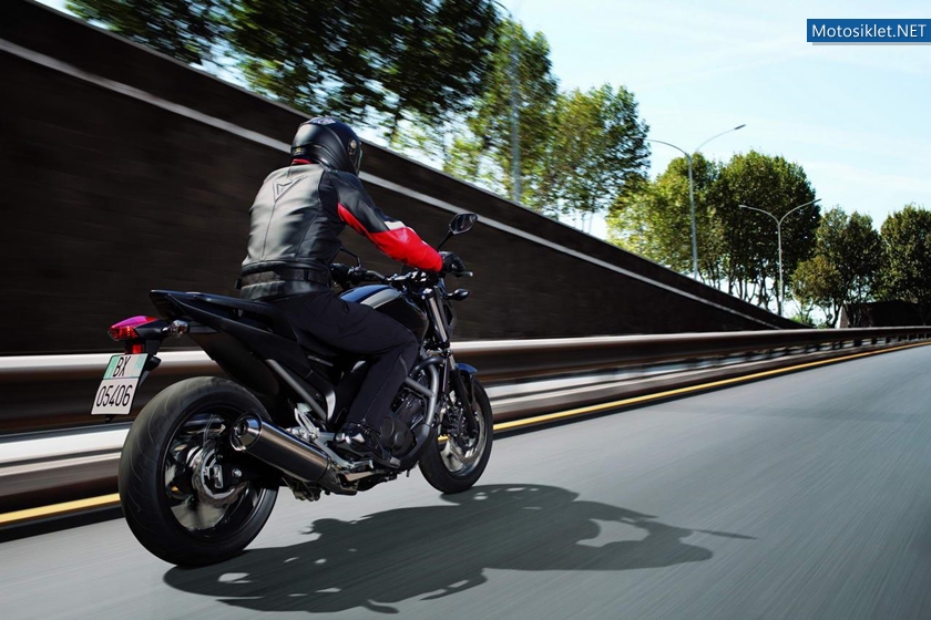 Honda-NC700S-2012-model-004