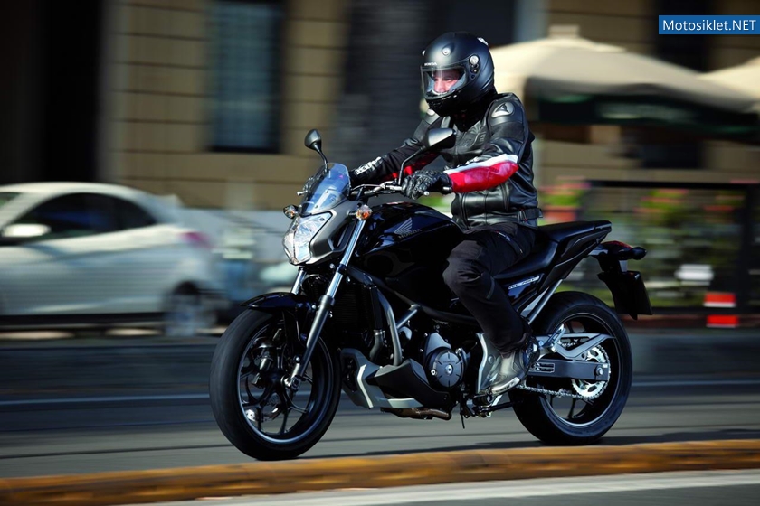 Honda-NC700S-2012-model-016