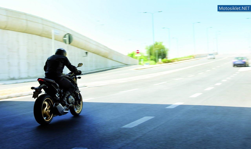Honda-CB1000R-2012-model-001