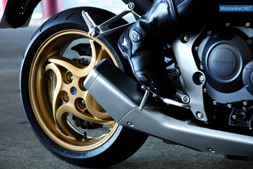 Honda-CB1000R-2012-model-003