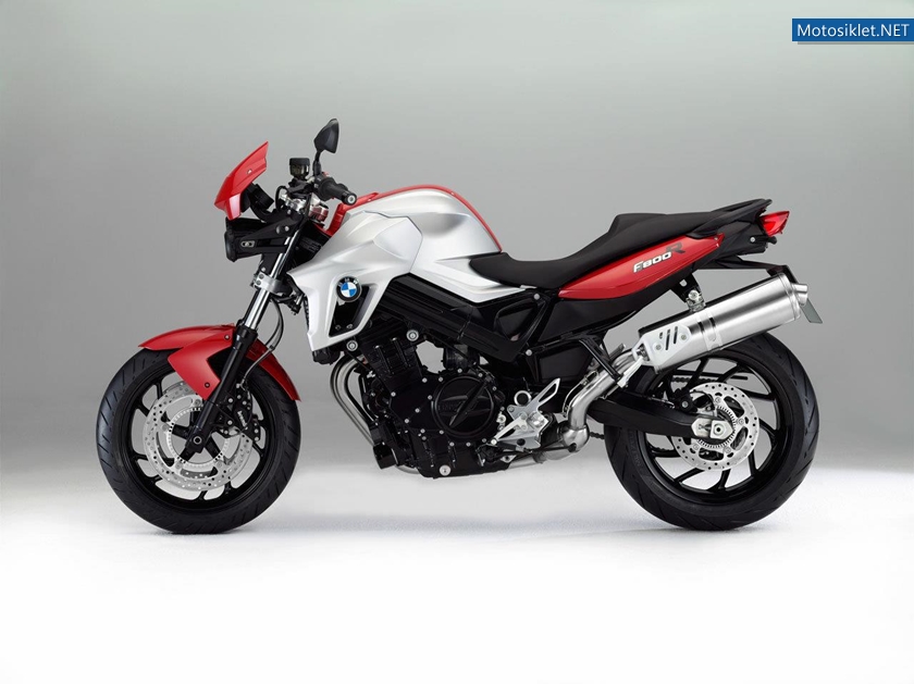 BMW-F800R-2012-model-001