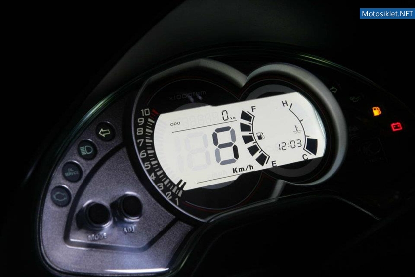 Kymco-K-XCT-300-2012-model-001