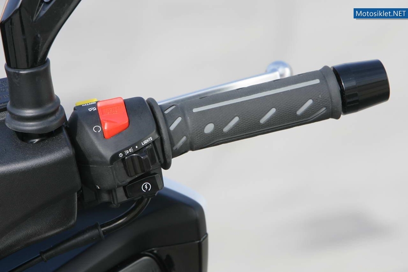 Kymco-K-XCT-300-2012-model-009