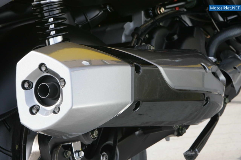 Kymco-Xciting-400-2012-model-001