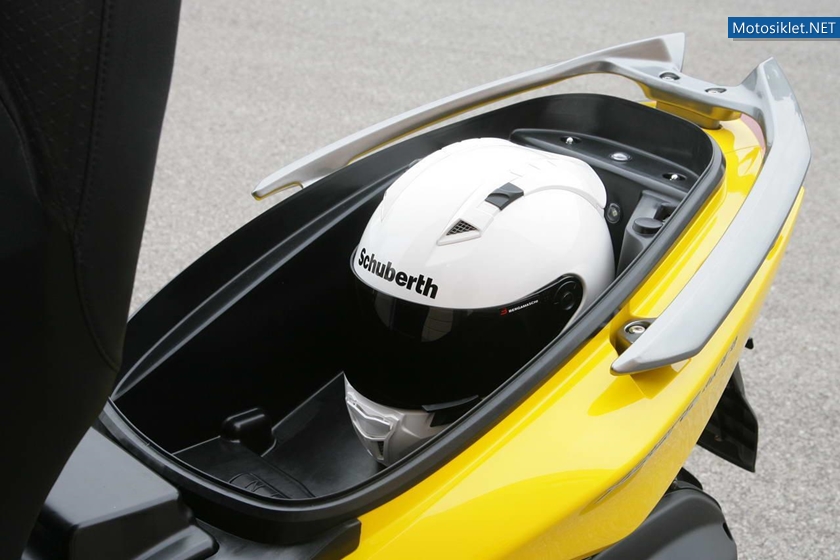 Kymco-Xciting-400-2012-model-005
