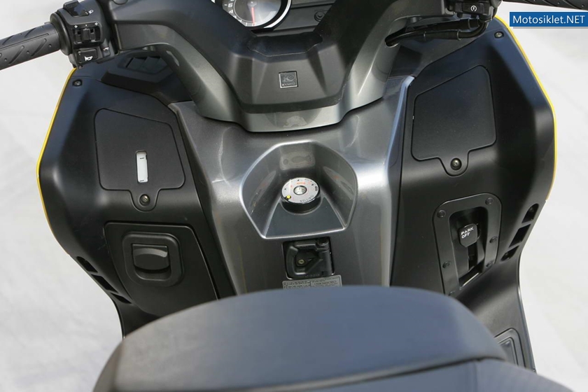 Kymco-Xciting-400-2012-model-009