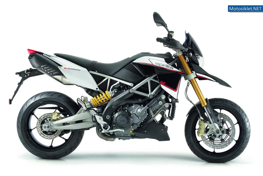 Aprilia-Dorsoduro-1200-001