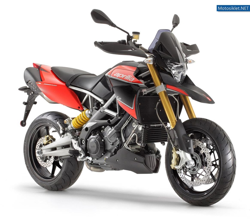 Aprilia-Dorsoduro-1200-005