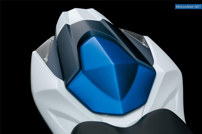 2012-Suzuki-GSX-R1000-001