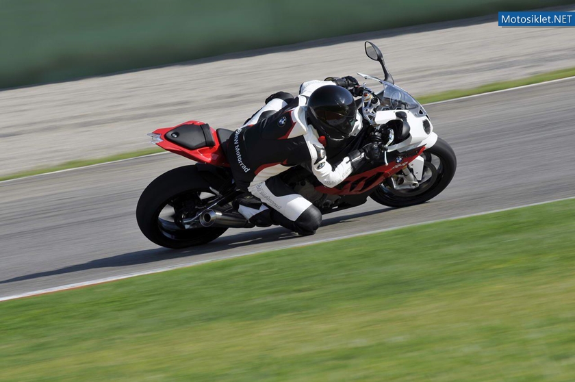 2012-BMW-S-1000RR-059