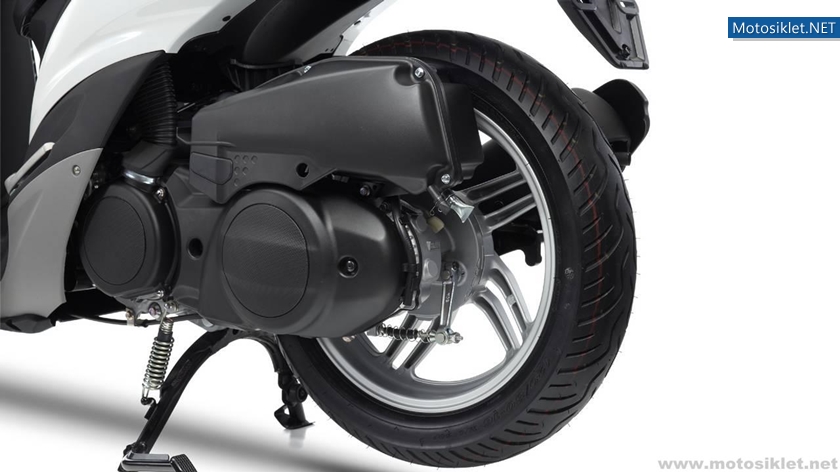 Yamaha-Xenter-125-150-006