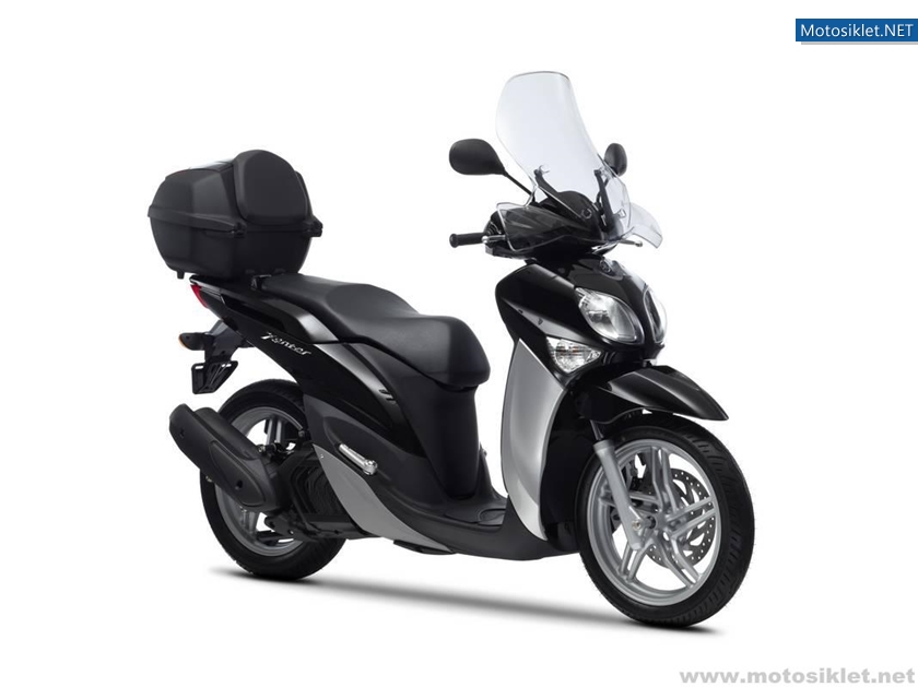 Yamaha-Xenter-125-150-014