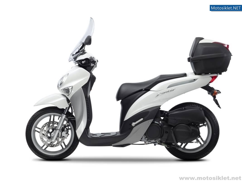 Yamaha-Xenter-125-150-024