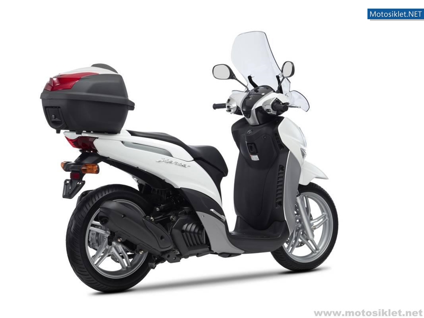 Yamaha-Xenter-125-150-029