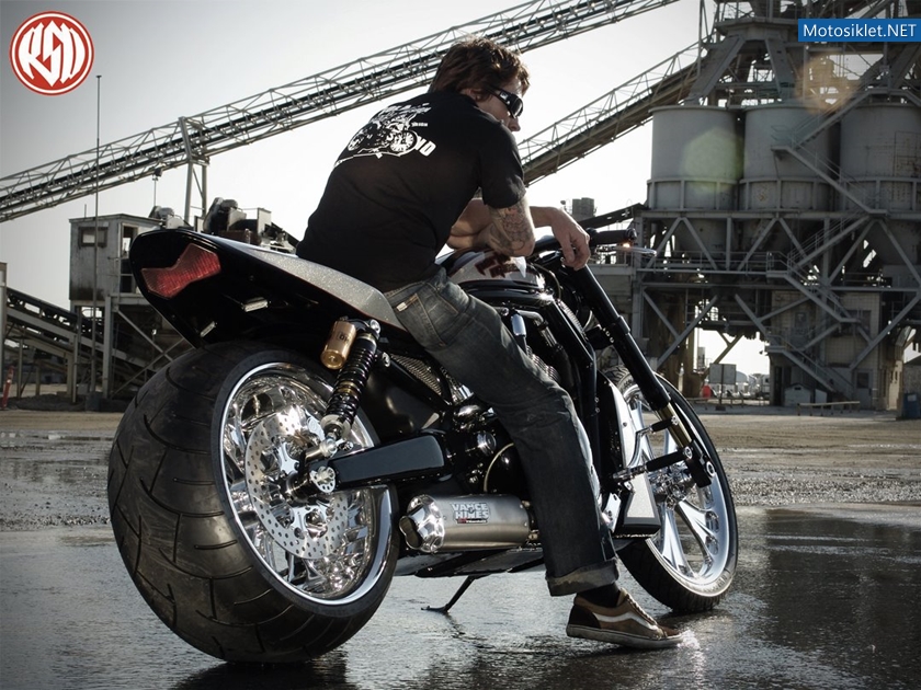 Custom-Harley-Davidson-V-Rod-Racing-006