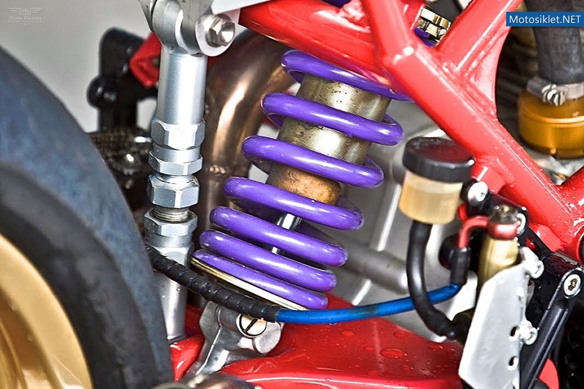 Ducati-916-Superbike-Radical-008