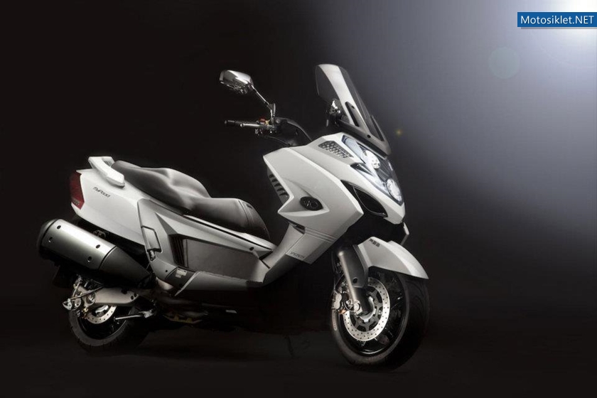 Kymco-MyRoad-700-010