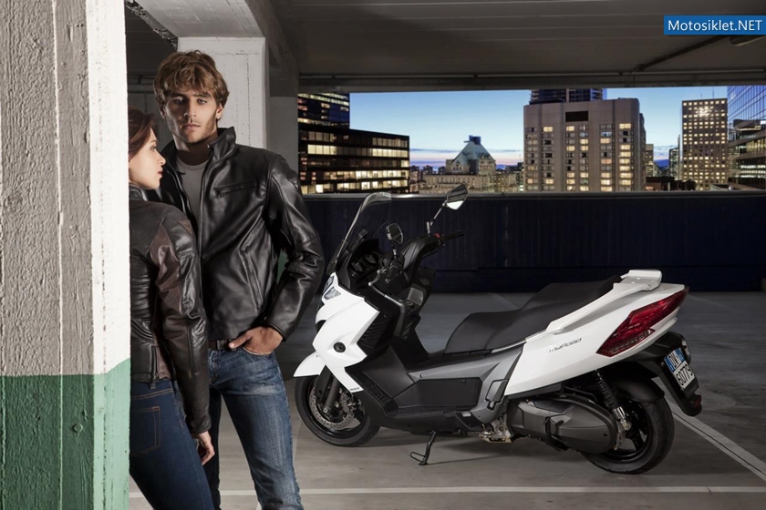 Kymco-MyRoad-700-025