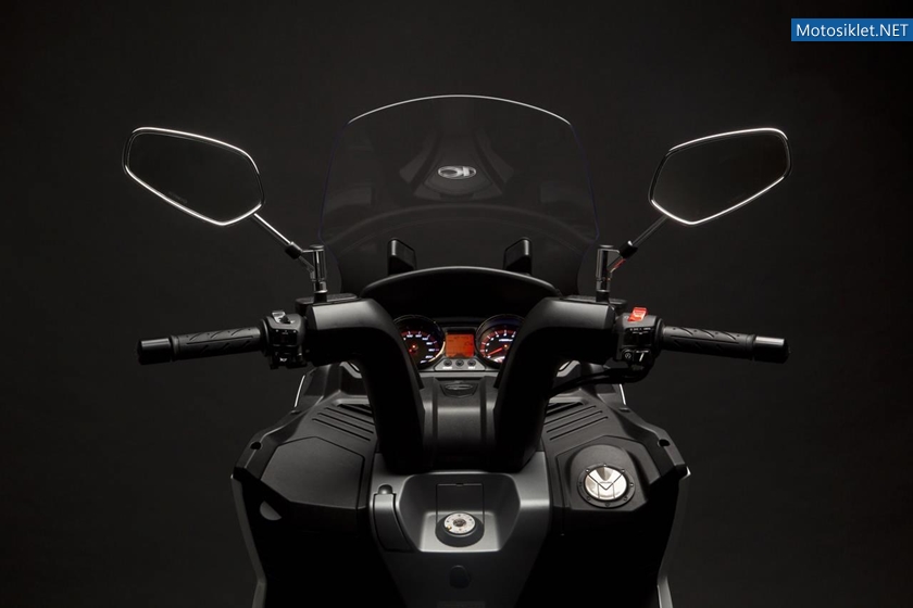 Kymco-MyRoad-700-030