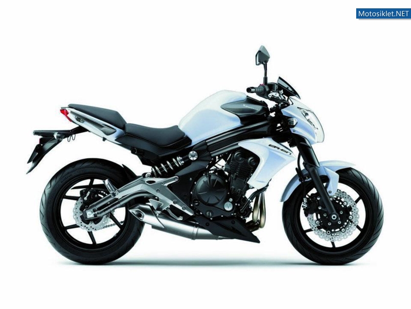 Kawasaki-ER-6N-2012-011