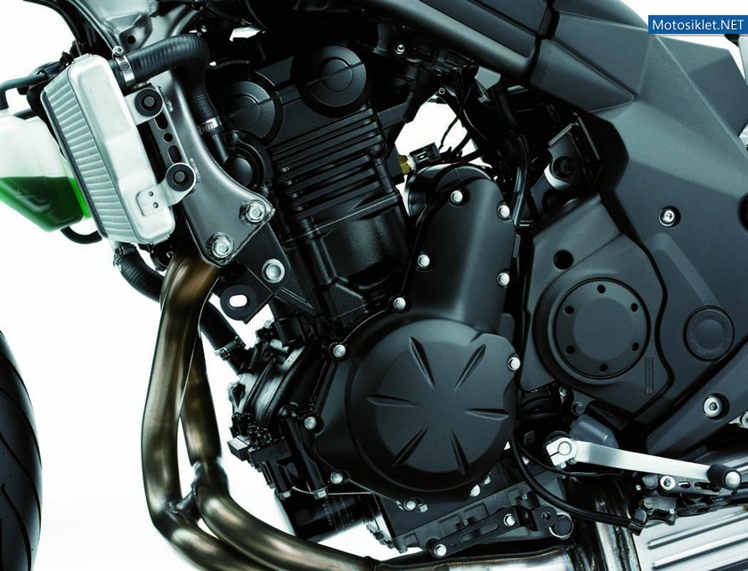 Kawasaki-ER-6F-004