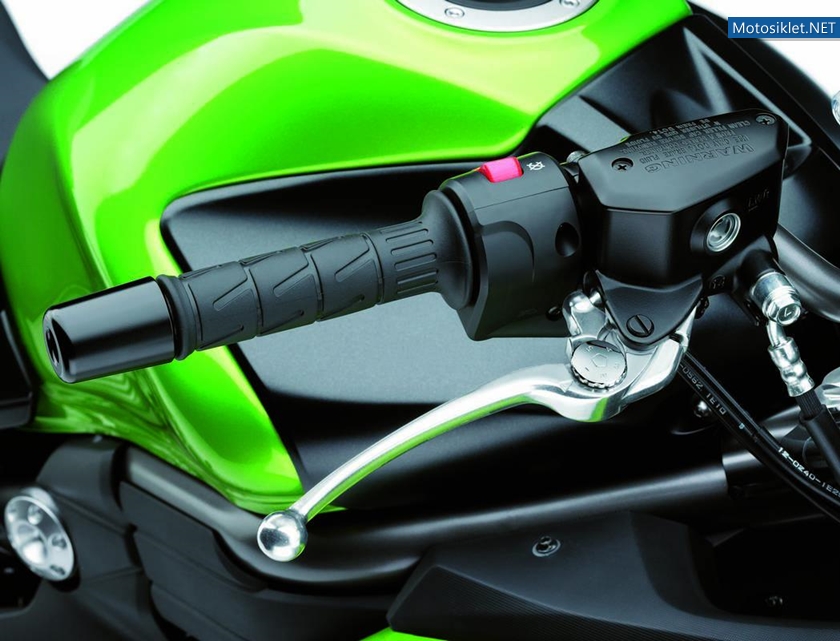 Kawasaki-ER-6F-013