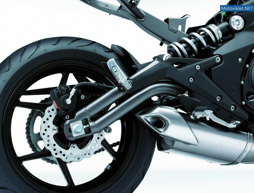 Kawasaki-ER-6F-028