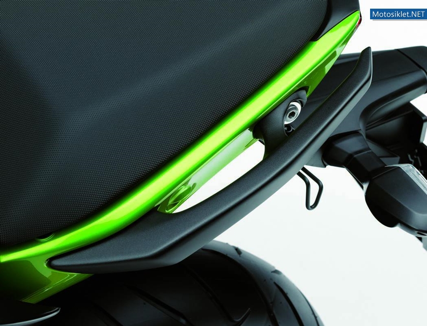 Kawasaki-ER-6F-049