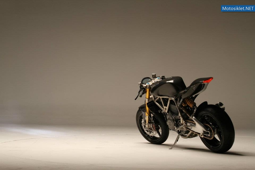 Ducati-Monster-NCR-M4-Custom-70000-004