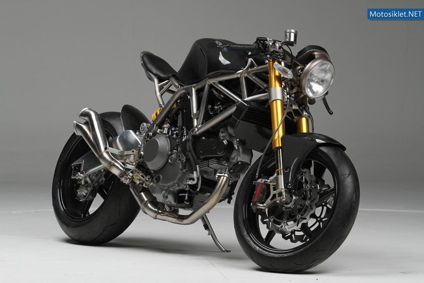 Ducati-Monster-NCR-M4-Custom-70000-005