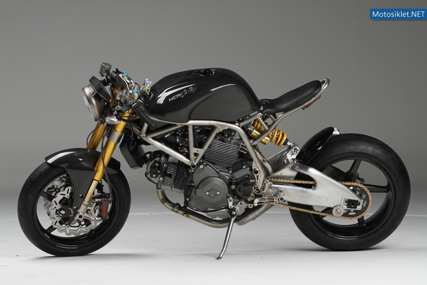 Ducati-Monster-NCR-M4-Custom-70000-013