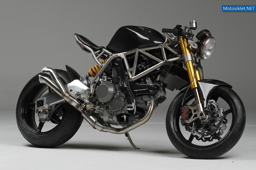 Ducati-Monster-NCR-M4-Custom-70000-017