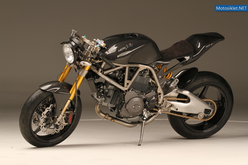 Ducati-Monster-NCR-M4-Custom-70000-019
