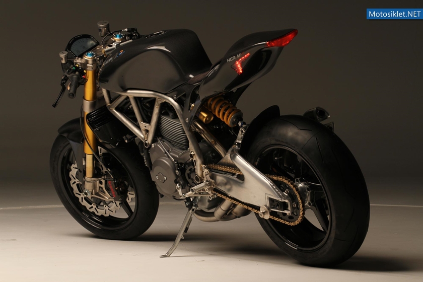 Ducati-Monster-NCR-M4-Custom-70000-024