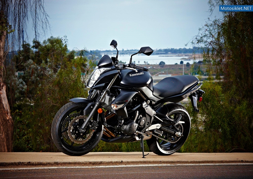 Kawasaki-ER-6N-002
