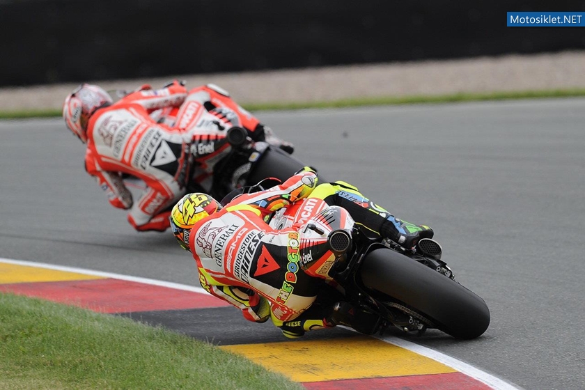 Ducati-2011-MotoGP-0005