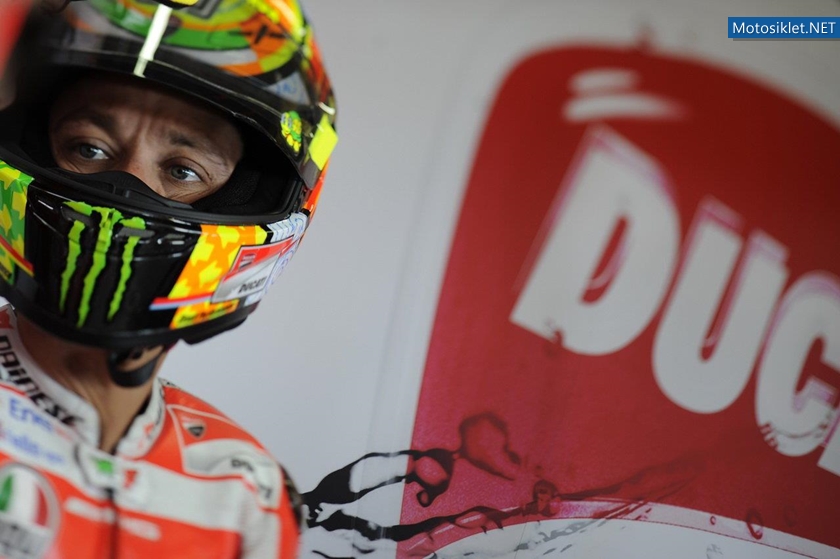 Ducati-2011-MotoGP-0007