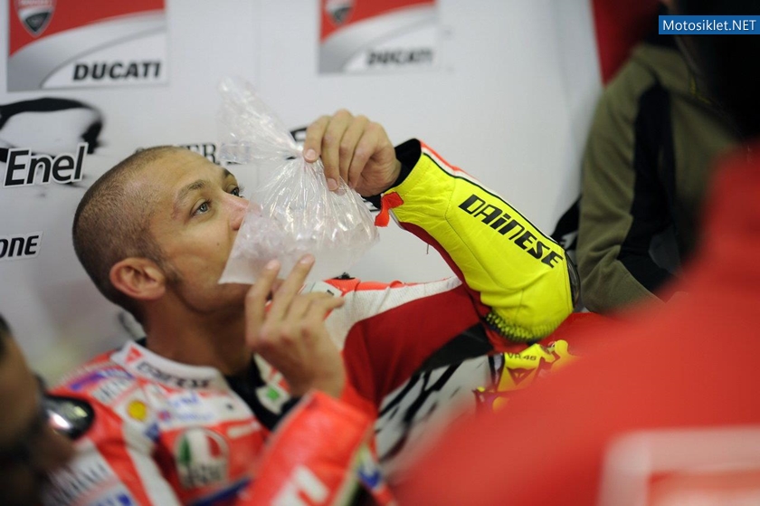 Ducati-2011-MotoGP-0015
