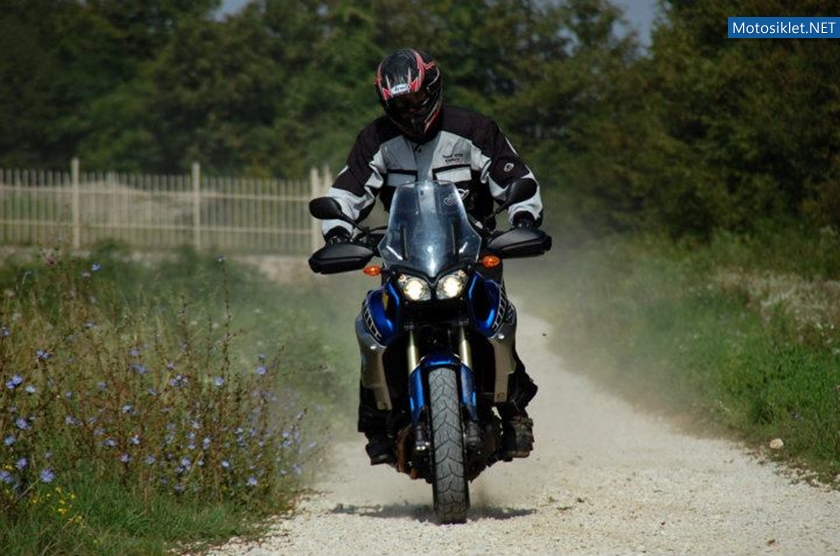 Yamaha-XT1200Z-Super-Tenere-015